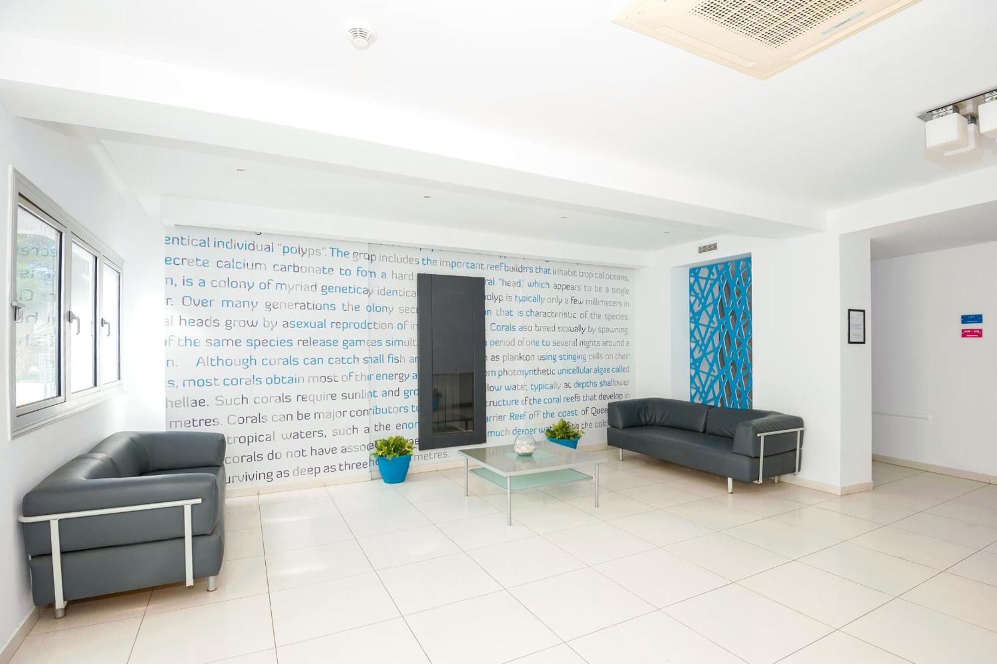 Calypso - Coralli Beachfront Apartment Protaras Exterior foto